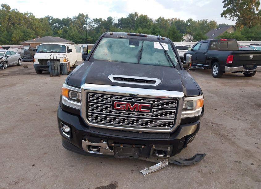 Photo 12 of 2019 Gmc Sierra 2500HD DENALI (VIN 1GT12SEY8KF129189)