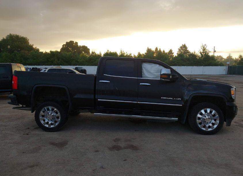 Photo 13 of 2019 Gmc Sierra 2500HD DENALI (VIN 1GT12SEY8KF129189)