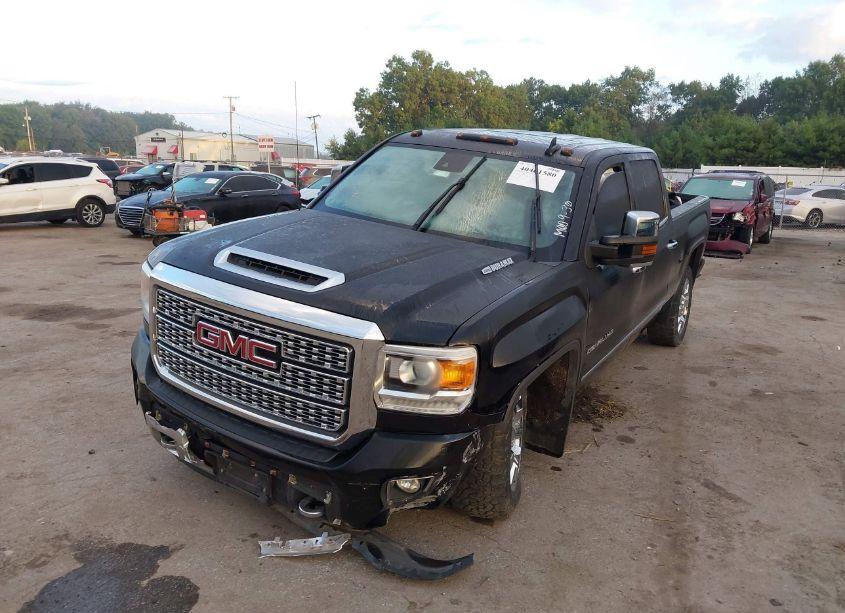 Photo 2 of 2019 Gmc Sierra 2500HD DENALI (VIN 1GT12SEY8KF129189)