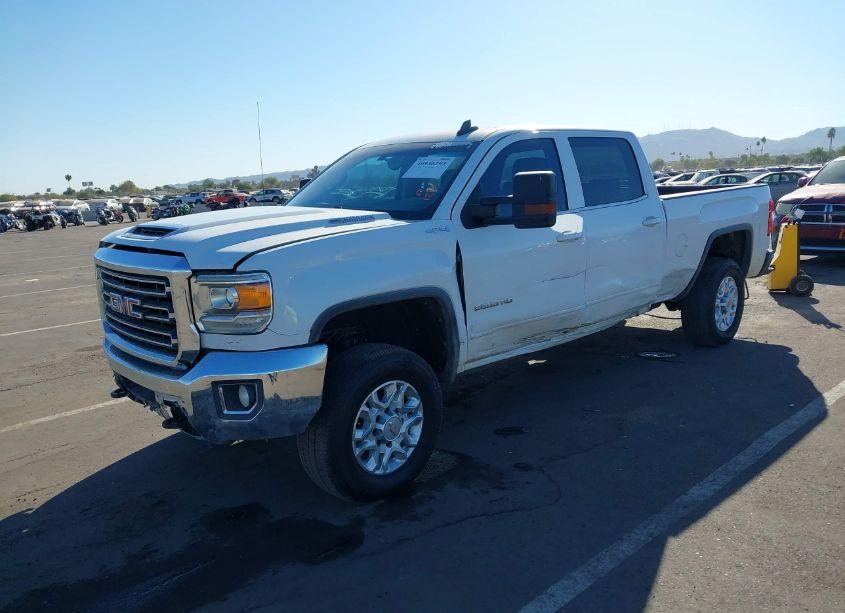Photo 2 of 2017 Gmc Sierra 2500HD SLE (VIN 1GT12SEY9HF123426)