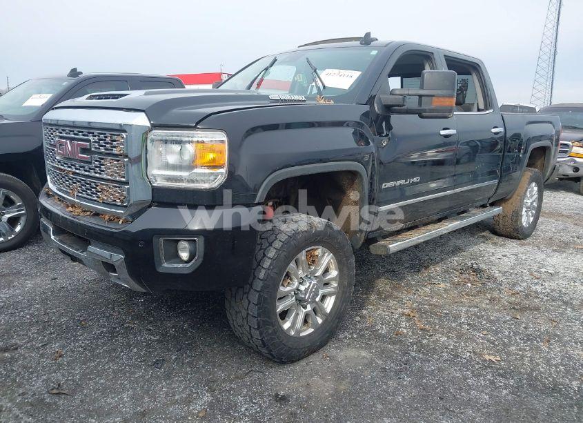 Photo 2 of 2019 Gmc Sierra 2500HD DENALI (VIN 1GT12SEY9KF137673)