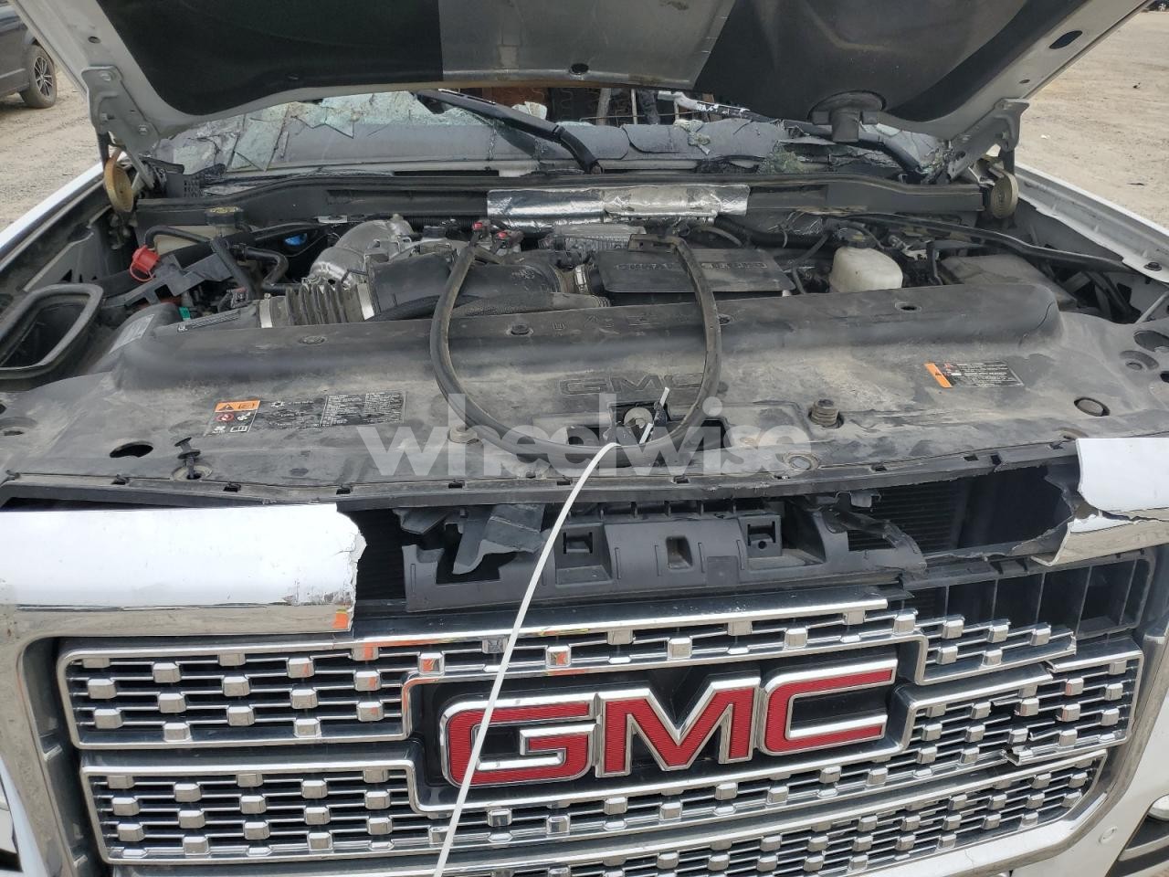 Photo 11 of 2019 GMC SIERRA K2500 DENALI (VIN 1GT12SEYXKF251312)