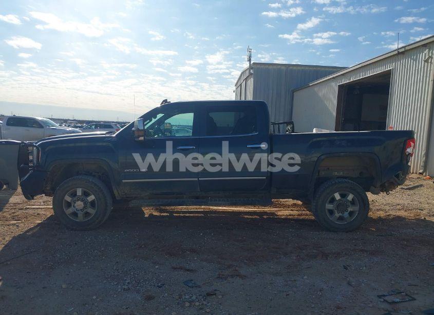 Photo 14 of 2018 Gmc Sierra 2500HD SLT (VIN 1GT12TEG7JF255622)