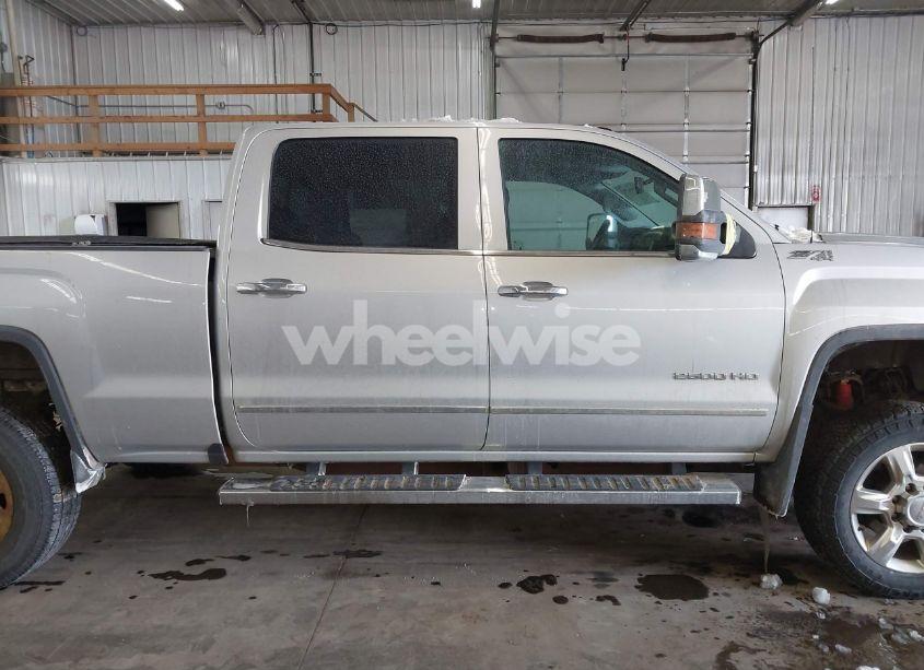 Photo 13 of 2017 Gmc Sierra 2500HD SLT (VIN 1GT12TEG9HF169979)