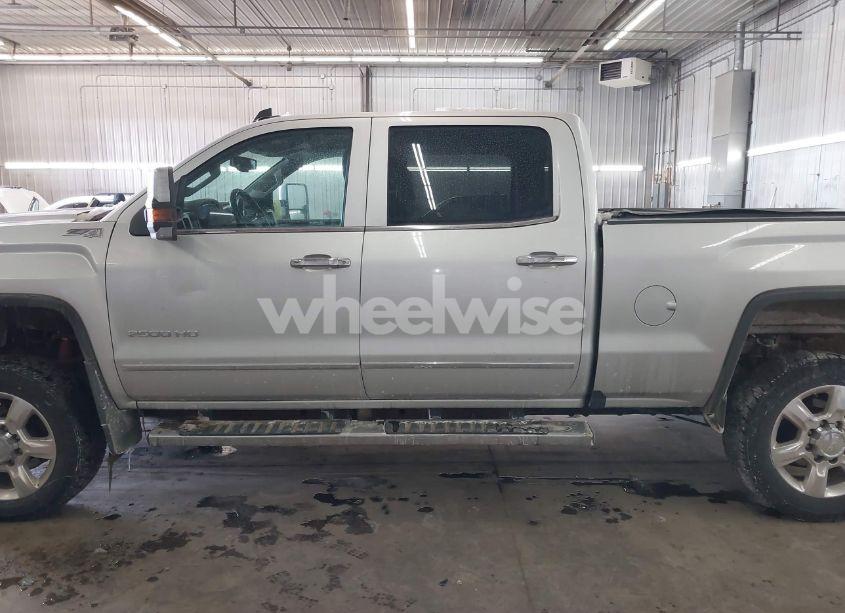 Photo 14 of 2017 Gmc Sierra 2500HD SLT (VIN 1GT12TEG9HF169979)