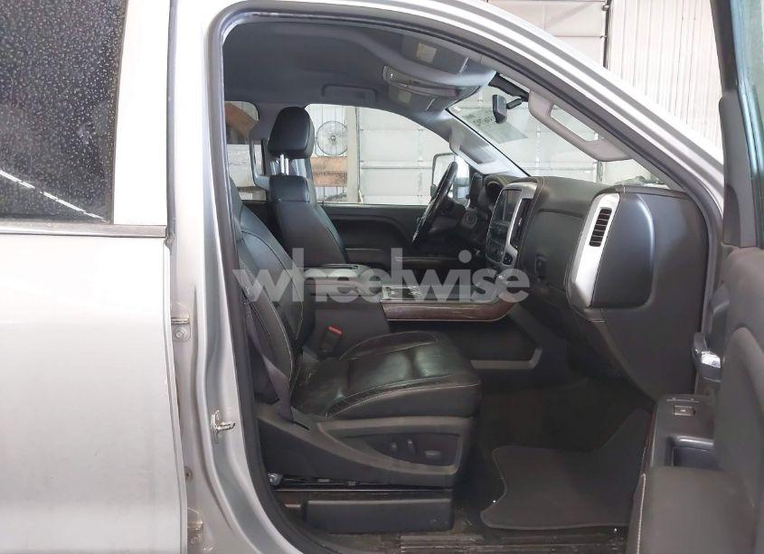 Photo 5 of 2017 Gmc Sierra 2500HD SLT (VIN 1GT12TEG9HF169979)