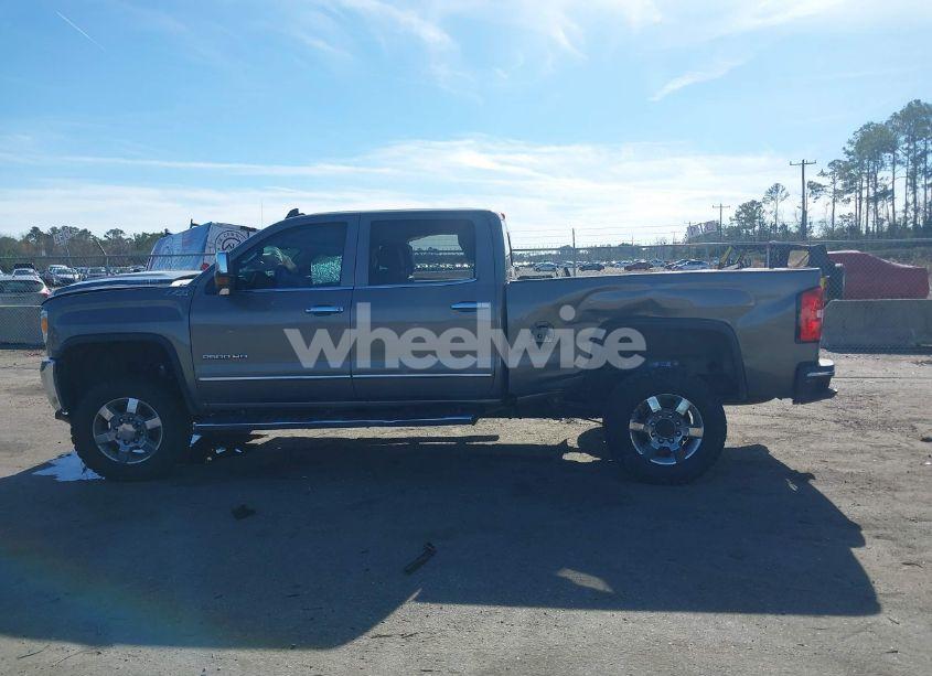 Photo 14 of 2017 Gmc Sierra 2500HD SLT (VIN 1GT12TEY1HF165837)