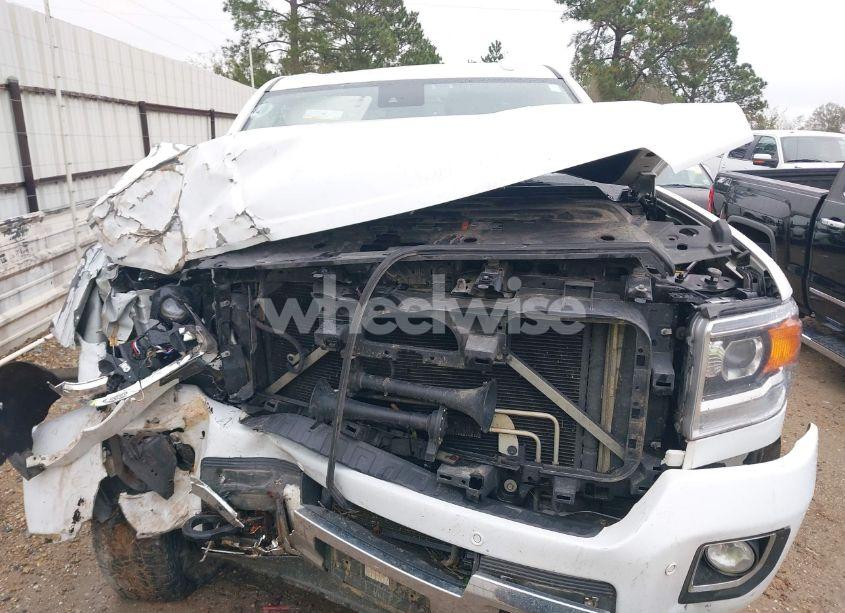 Photo 13 of 2016 Gmc Sierra 2500HD DENALI (VIN 1GT12UE80GF233484)