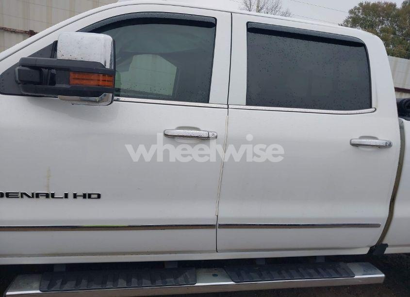 Photo 15 of 2016 Gmc Sierra 2500HD DENALI (VIN 1GT12UE80GF233484)