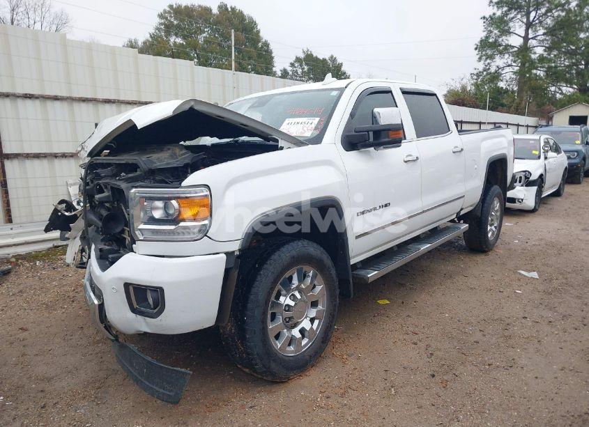 Photo 2 of 2016 Gmc Sierra 2500HD DENALI (VIN 1GT12UE80GF233484)