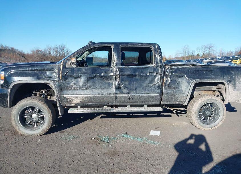 Photo 14 of 2016 Gmc Sierra 2500HD DENALI (VIN 1GT12UE80GF252617)