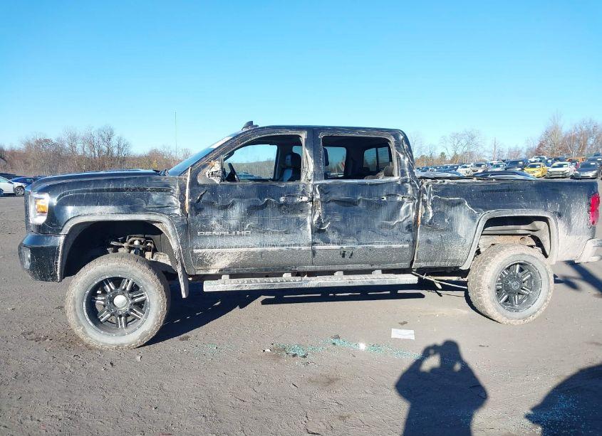 Photo 6 of 2016 Gmc Sierra 2500HD DENALI (VIN 1GT12UE80GF252617)