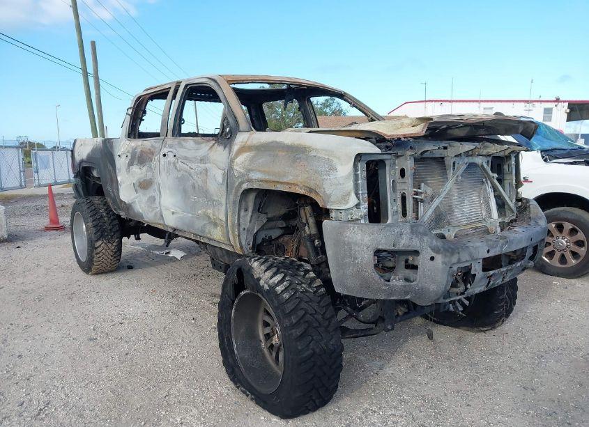 2016 Gmc Sierra 2500HD DENALI (VIN 1GT12UE86GF234882) main photo