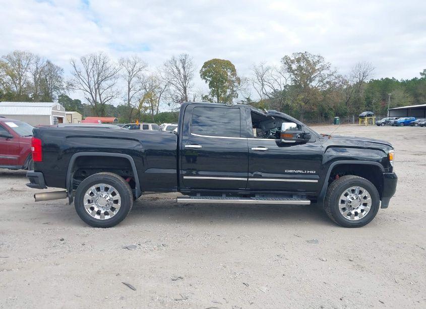 Photo 13 of 2016 Gmc Sierra 2500HD DENALI (VIN 1GT12UE8XGF101915)