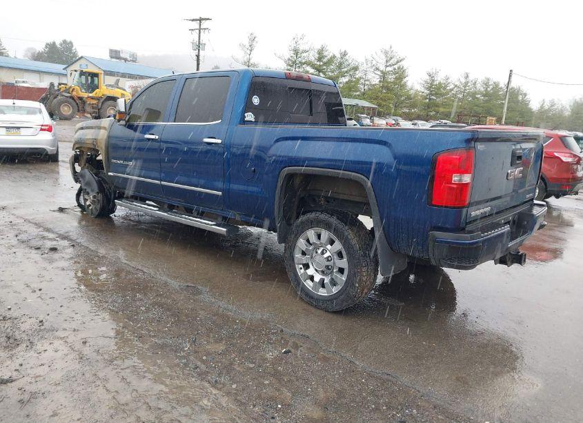 Photo 3 of 2016 Gmc Sierra 2500HD DENALI (VIN 1GT12UEGXGF301183)
