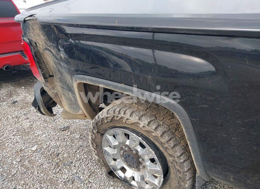 Photo 20 of 2017 Gmc Sierra 2500HD DENALI (VIN 1GT12UEY1HF108821)