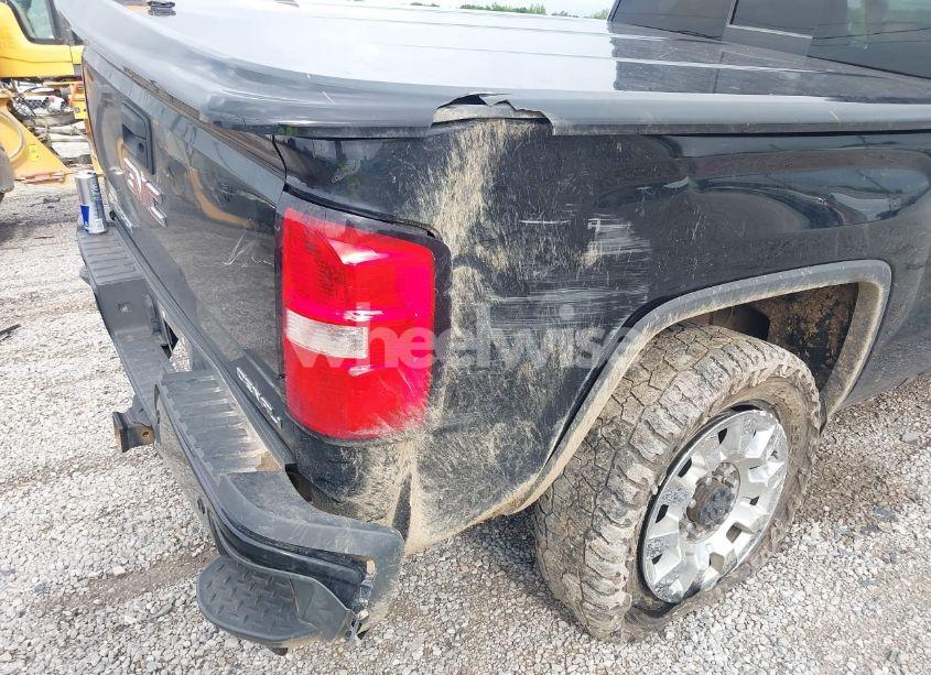 Photo 21 of 2017 Gmc Sierra 2500HD DENALI (VIN 1GT12UEY1HF108821)