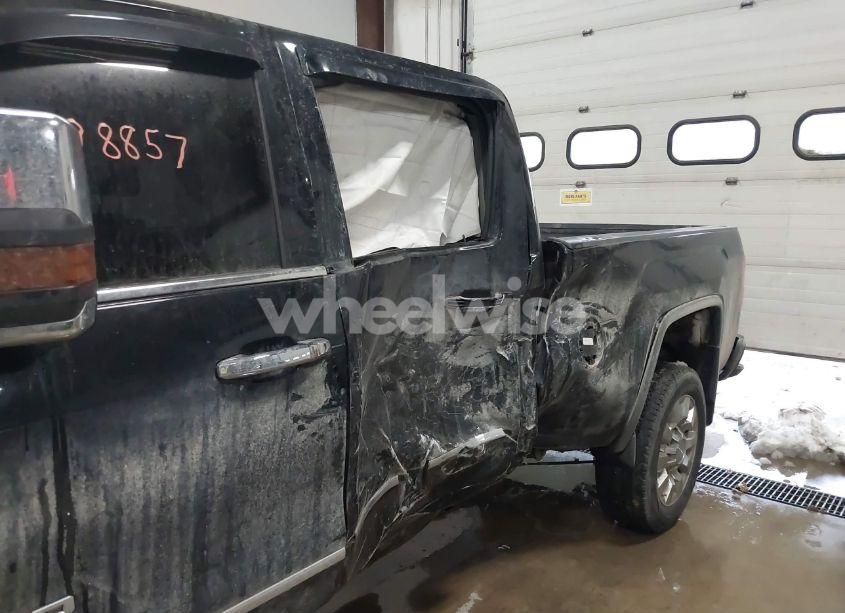 Photo 6 of 2017 Gmc Sierra 2500HD DENALI (VIN 1GT12UEY1HF212175)