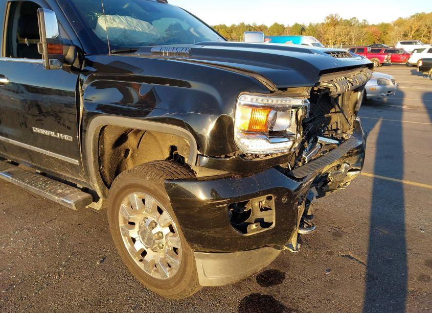 Photo 17 of 2018 Gmc Sierra 2500HD DENALI (VIN 1GT12UEY2JF164076)