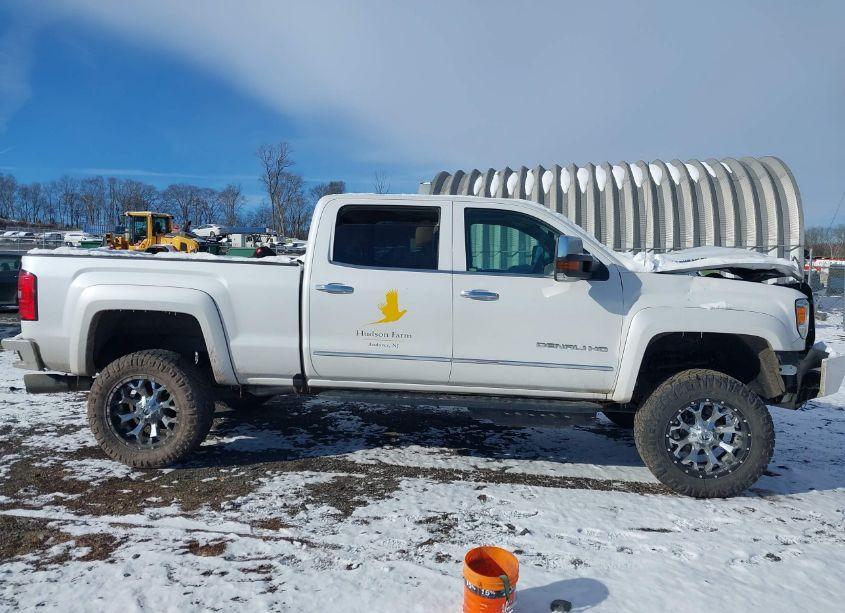 Photo 12 of 2018 Gmc Sierra 2500HD DENALI (VIN 1GT12UEY4JF167593)