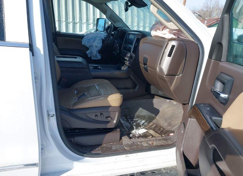 Photo 5 of 2018 Gmc Sierra 2500HD DENALI (VIN 1GT12UEY4JF167593)