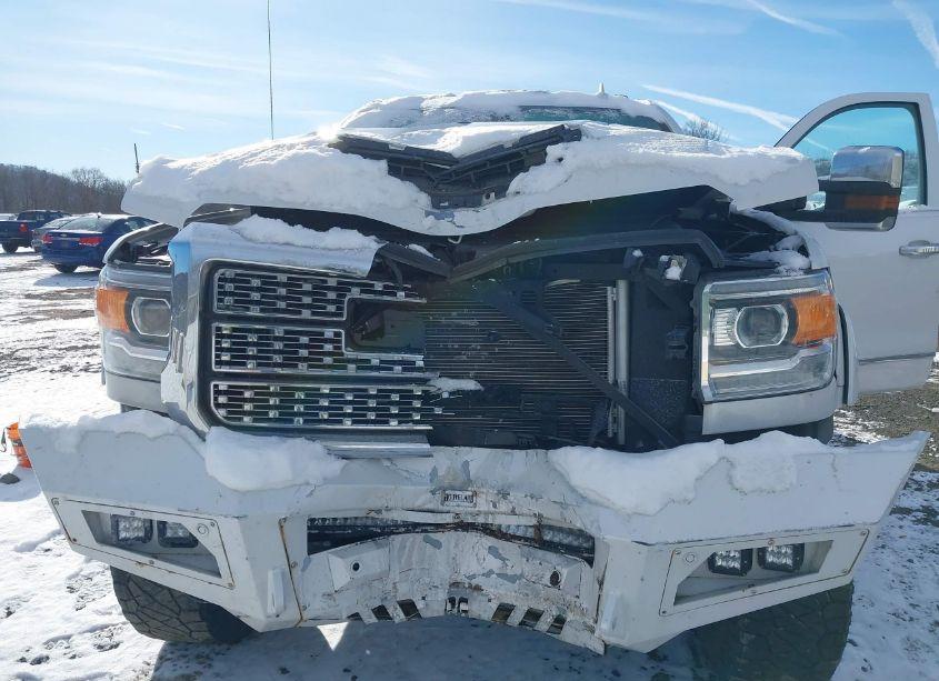 Photo 6 of 2018 Gmc Sierra 2500HD DENALI (VIN 1GT12UEY4JF167593)