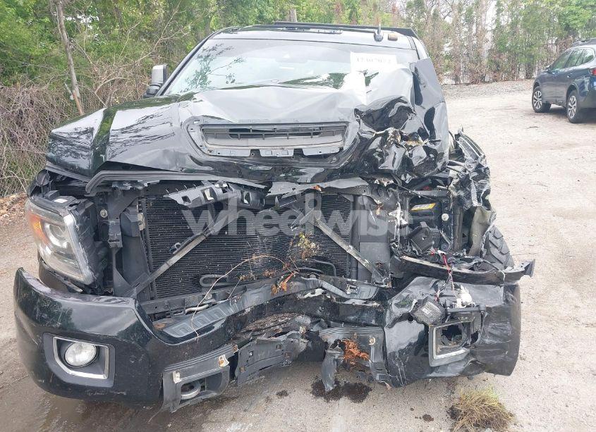 Photo 6 of 2018 Gmc Sierra 2500HD DENALI (VIN 1GT12UEY5JF143237)