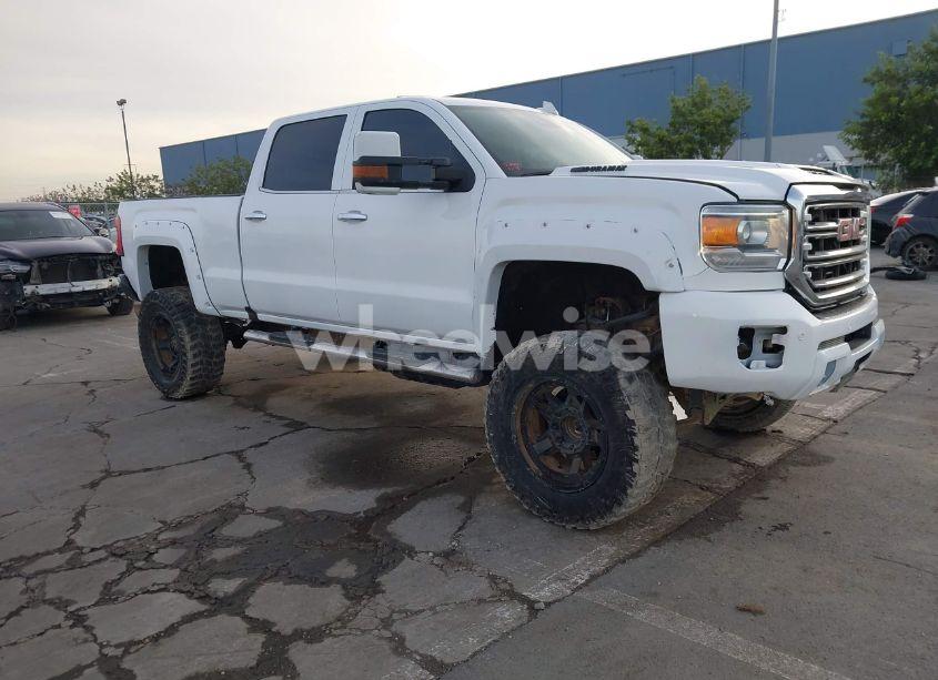 2017 Gmc Sierra 2500HD DENALI (VIN 1GT12UEY6HF224533) main photo