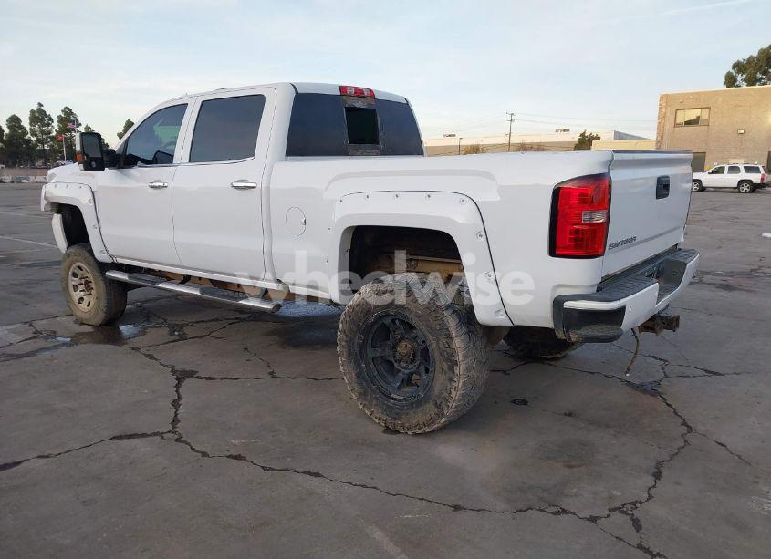 Photo 3 of 2017 Gmc Sierra 2500HD DENALI (VIN 1GT12UEY6HF224533)
