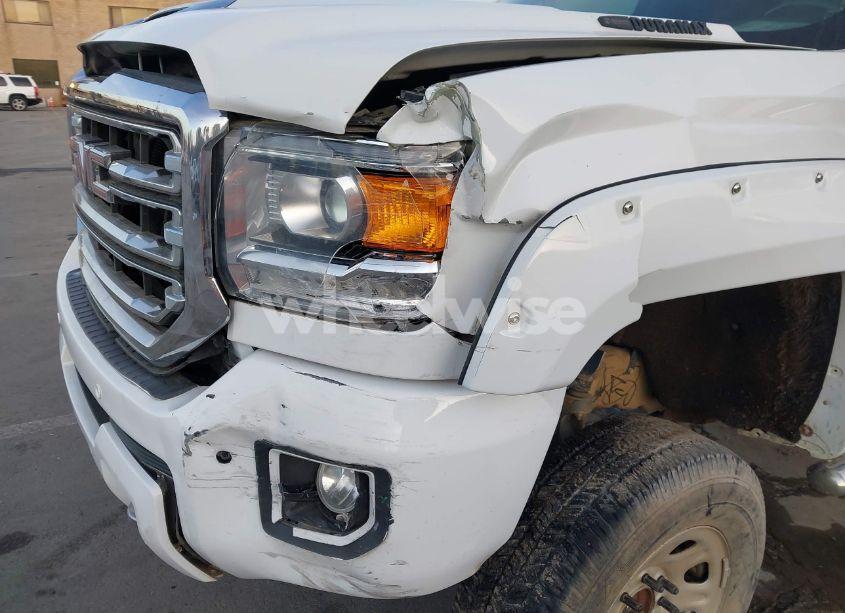 Photo 6 of 2017 Gmc Sierra 2500HD DENALI (VIN 1GT12UEY6HF224533)