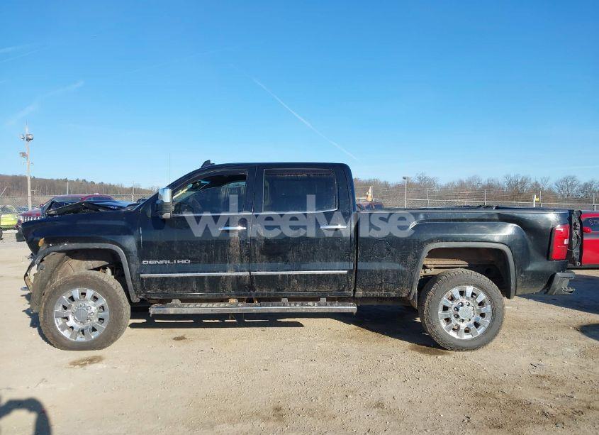 Photo 14 of 2018 Gmc Sierra 2500HD DENALI (VIN 1GT12UEY6JF208998)