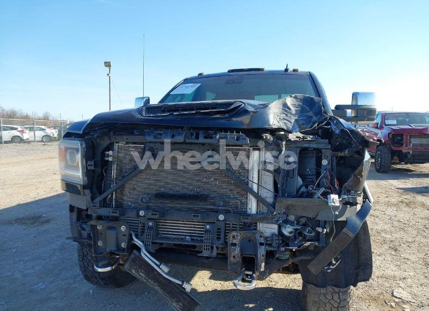 Photo 6 of 2018 Gmc Sierra 2500HD DENALI (VIN 1GT12UEY6JF208998)