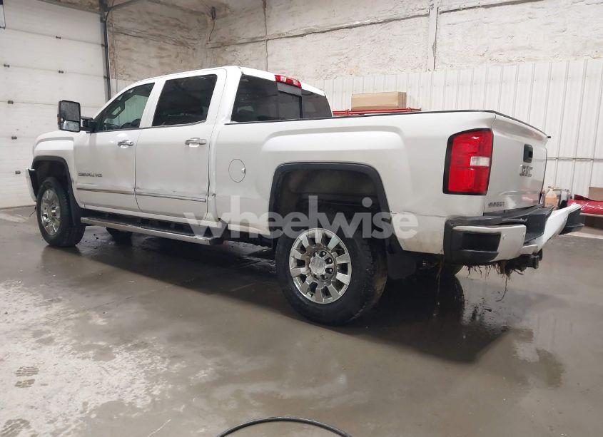 Photo 3 of 2018 Gmc Sierra 2500HD DENALI (VIN 1GT12UEY7JF209500)