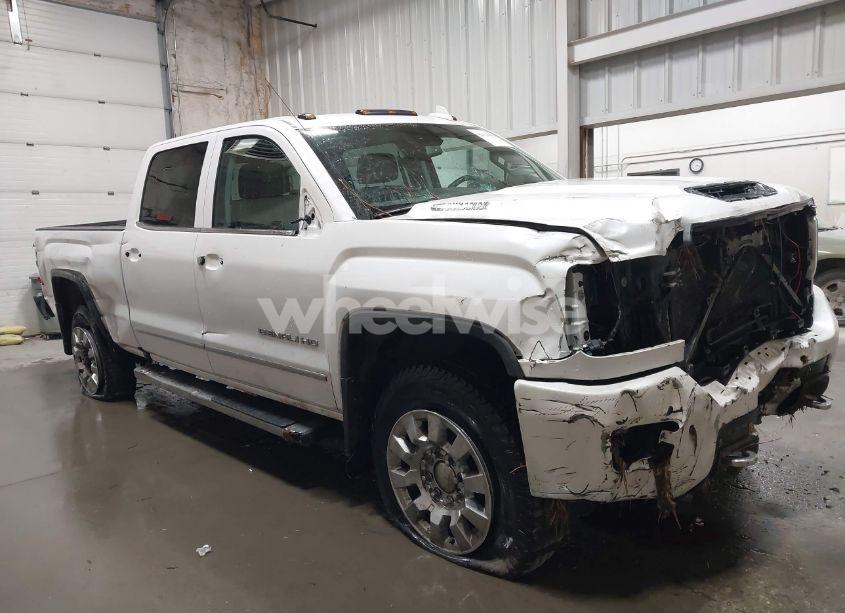 Photo 6 of 2018 Gmc Sierra 2500HD DENALI (VIN 1GT12UEY7JF209500)