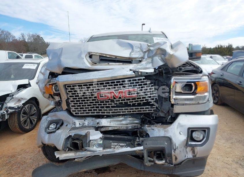 Photo 12 of 2017 Gmc Sierra 2500HD DENALI (VIN 1GT12UEY8HF216479)