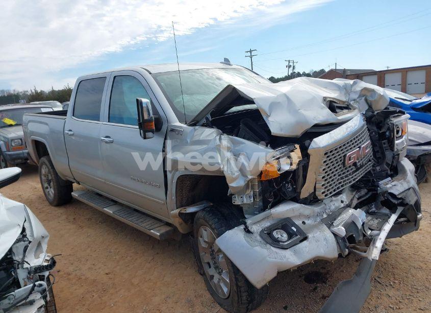 Photo 13 of 2017 Gmc Sierra 2500HD DENALI (VIN 1GT12UEY8HF216479)