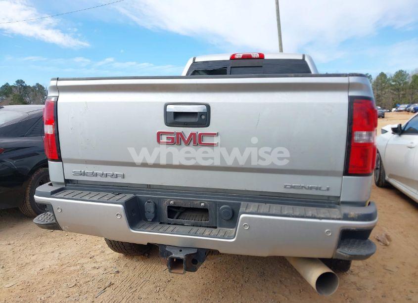 Photo 16 of 2017 Gmc Sierra 2500HD DENALI (VIN 1GT12UEY8HF216479)