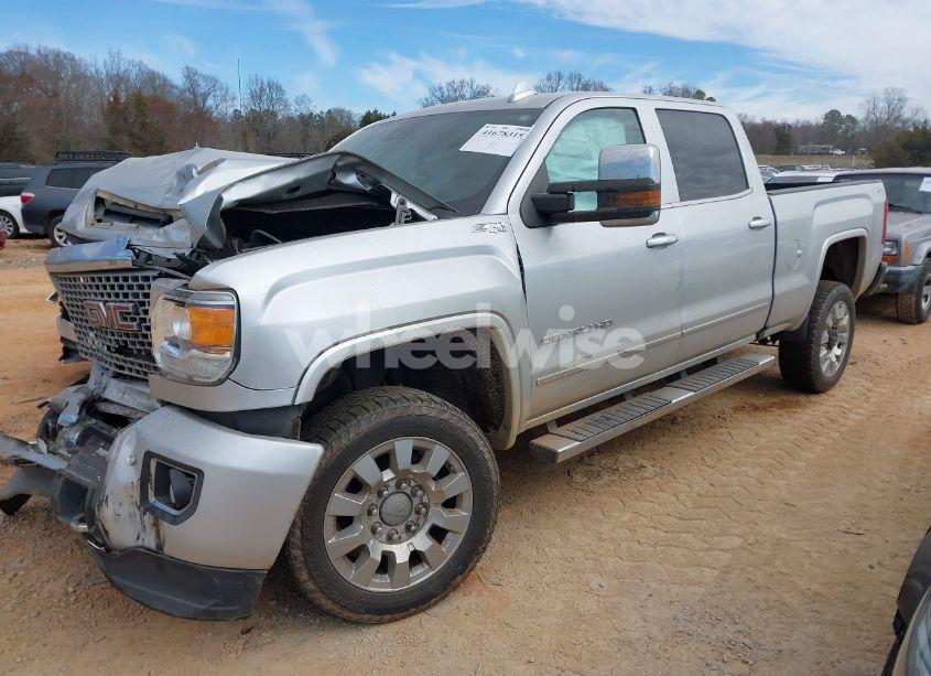 Photo 2 of 2017 Gmc Sierra 2500HD DENALI (VIN 1GT12UEY8HF216479)