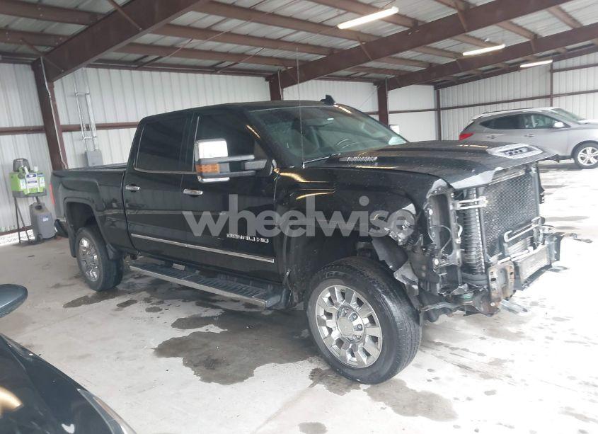 Photo 13 of 2017 Gmc Sierra 2500HD DENALI (VIN 1GT12UEY8HF222623)