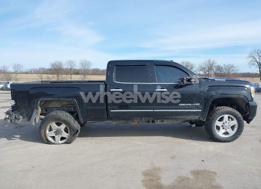Photo 13 of 2018 Gmc Sierra 2500HD DENALI (VIN 1GT12UEY9JF159277)