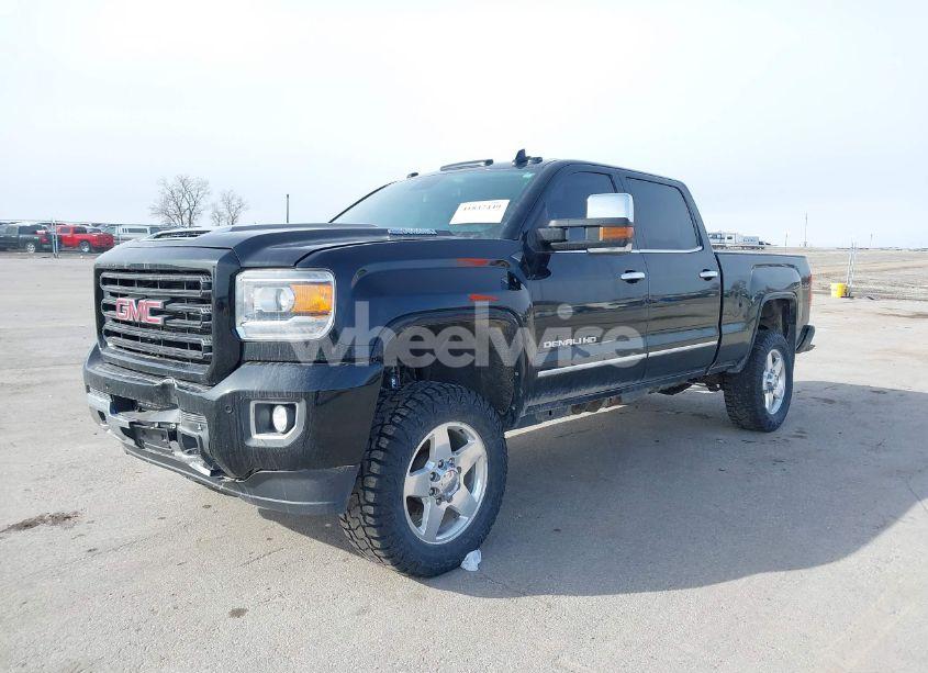 Photo 2 of 2018 Gmc Sierra 2500HD DENALI (VIN 1GT12UEY9JF159277)