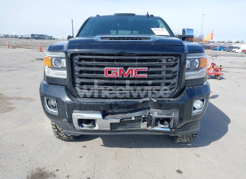 Photo 6 of 2018 Gmc Sierra 2500HD DENALI (VIN 1GT12UEY9JF159277)