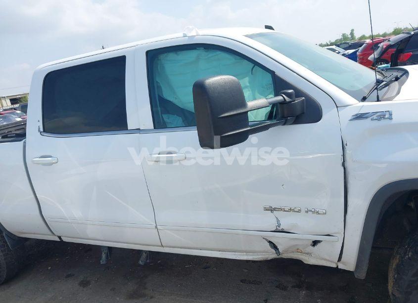 Photo 13 of 2015 Gmc Sierra 2500HD SLE (VIN 1GT12YEG5FF158780)