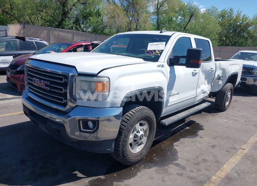 Photo 2 of 2015 Gmc Sierra 2500HD SLE (VIN 1GT12YEGXFF501101)