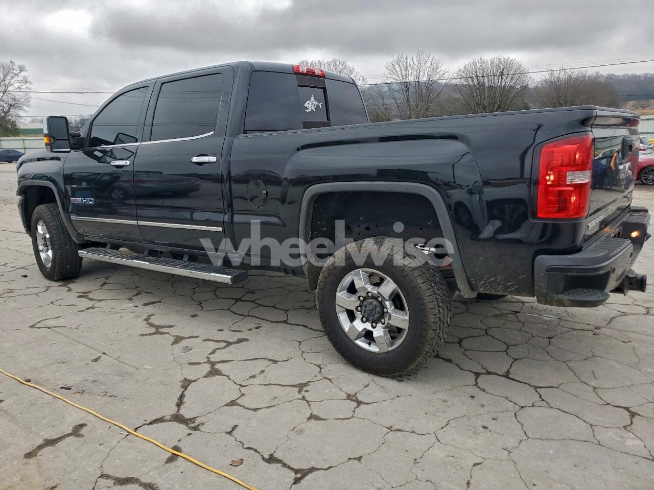 Photo 2 of 2015 GMC SIERRA K2500 SLT (VIN 1GT12ZE89FF677751)