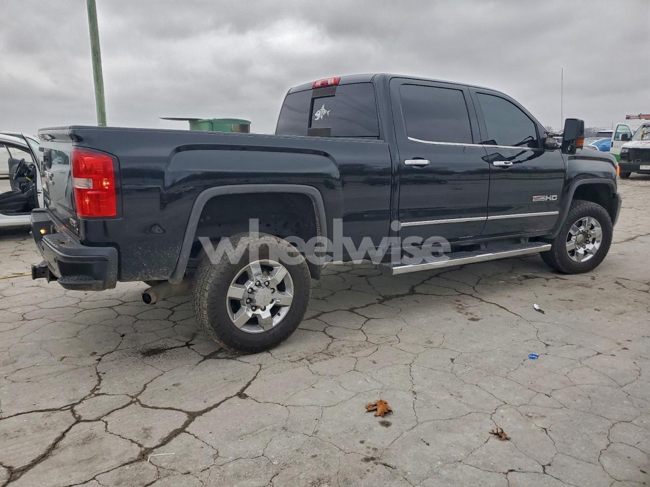 Photo 3 of 2015 GMC SIERRA K2500 SLT (VIN 1GT12ZE89FF677751)