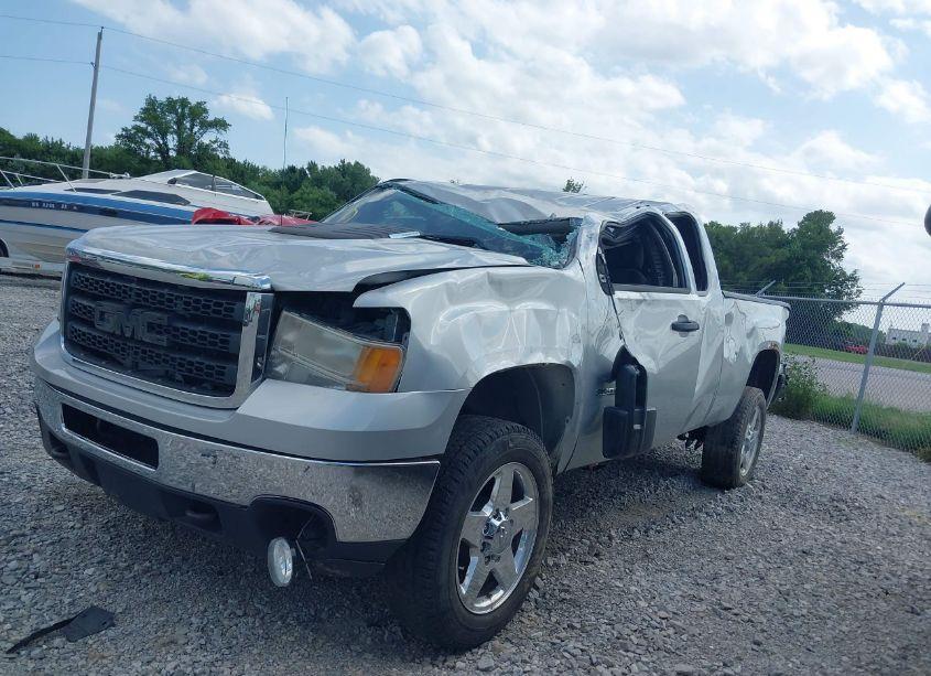 Photo 2 of 2011 Gmc Sierra 2500HD SLE (VIN 1GT220C81BZ427013)