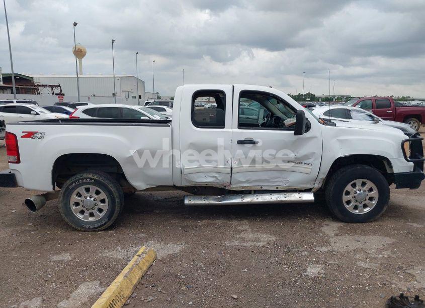 Photo 13 of 2011 Gmc Sierra 2500HD SLE (VIN 1GT220C85BZ457275)