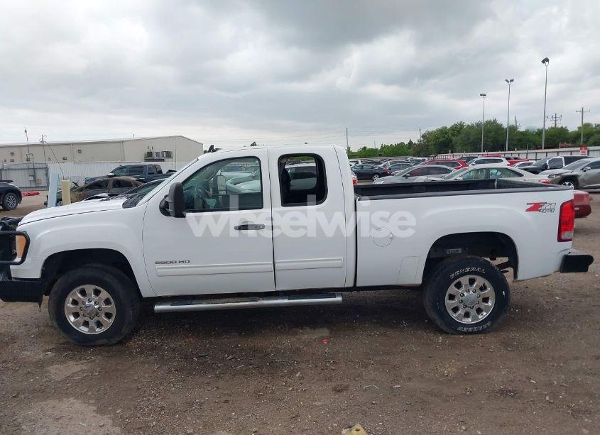 Photo 14 of 2011 Gmc Sierra 2500HD SLE (VIN 1GT220C85BZ457275)