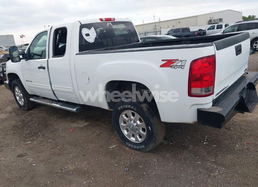 Photo 3 of 2011 Gmc Sierra 2500HD SLE (VIN 1GT220C85BZ457275)